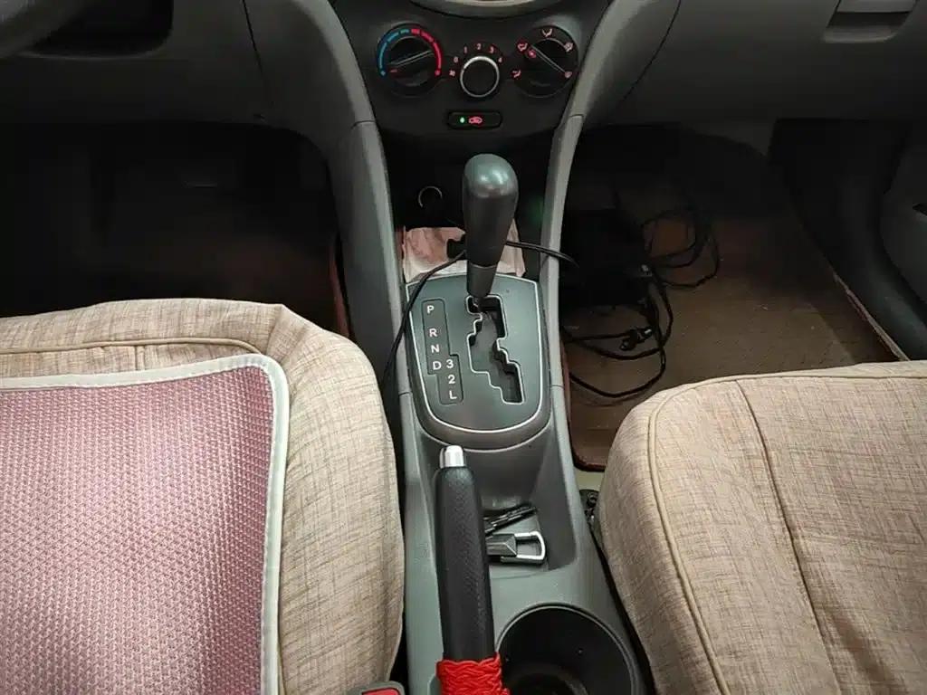 2014 Hyundai Reina 1.4L Automatic Intelligent GLS — миниатюра 14