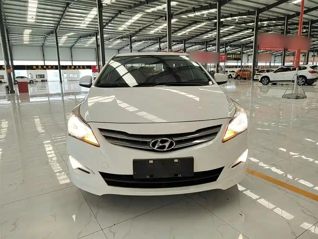2014 Hyundai Reina 1.4L Automatic Intelligent GLS — миниатюра 3