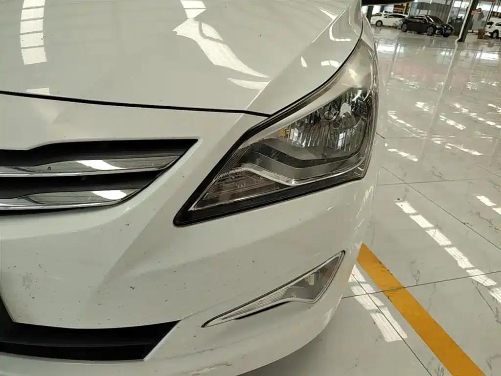2014 Hyundai Reina 1.4L Automatic Intelligent GLS — миниатюра 24
