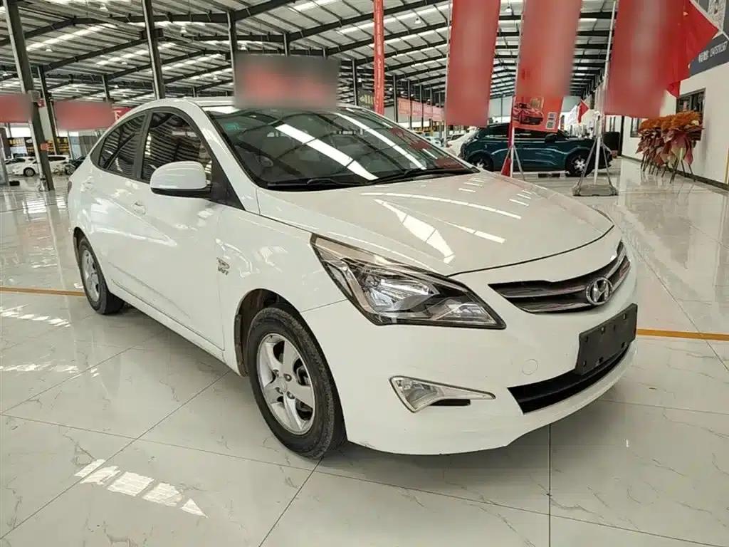 2014 Hyundai Reina 1.4L Automatic Intelligent GLS — миниатюра 4
