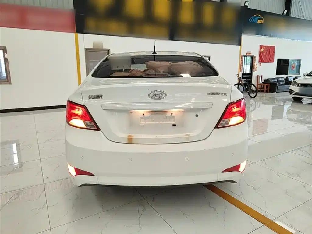 2014 Hyundai Reina 1.4L Automatic Intelligent GLS — миниатюра 6