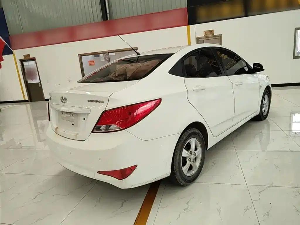 2014 Hyundai Reina 1.4L Automatic Intelligent GLS — миниатюра 7