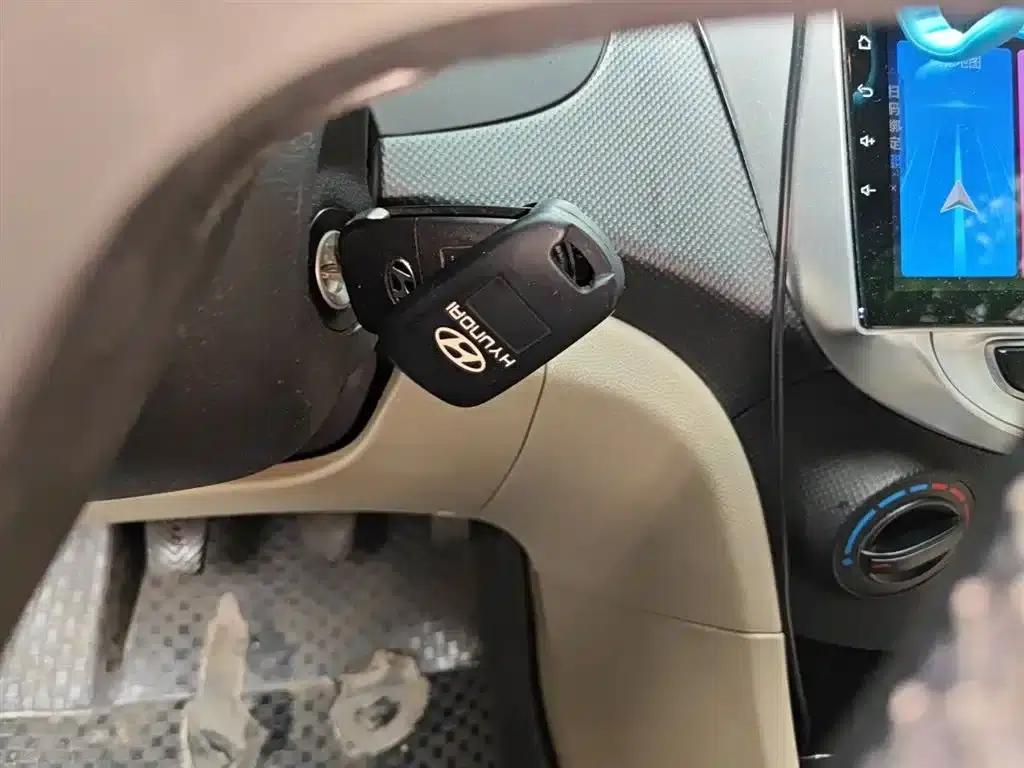 2014 Hyundai Reina 1.4L Manual Intelligent GLS — миниатюра 12