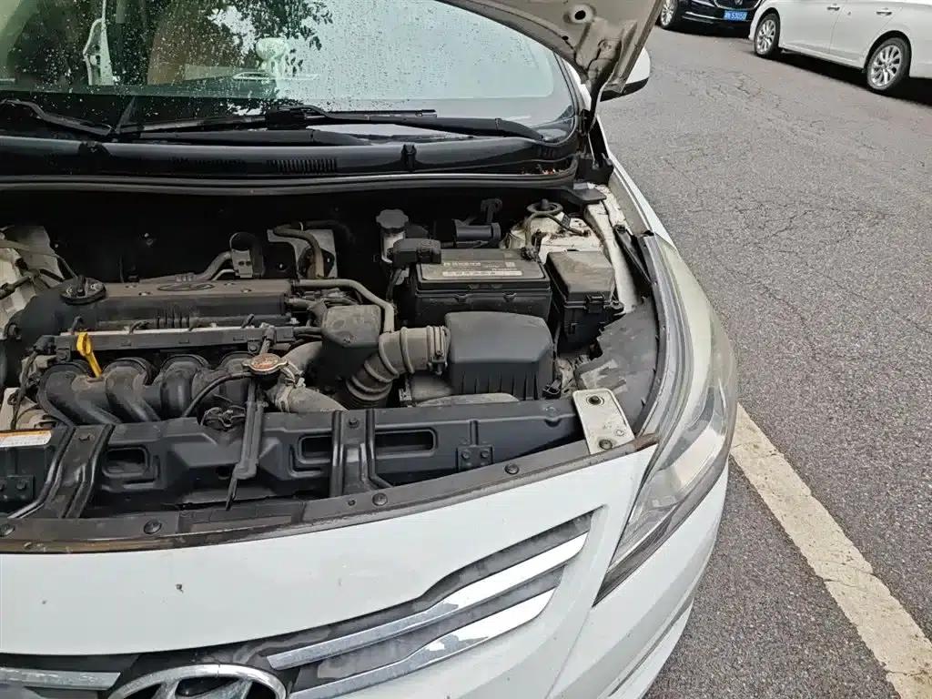 2014 Hyundai Reina 1.4L Manual Intelligent GLS — миниатюра 22
