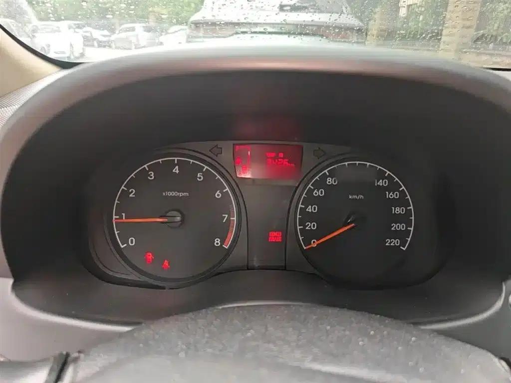 2014 Hyundai Reina 1.4L Manual Intelligent GLS — миниатюра 4