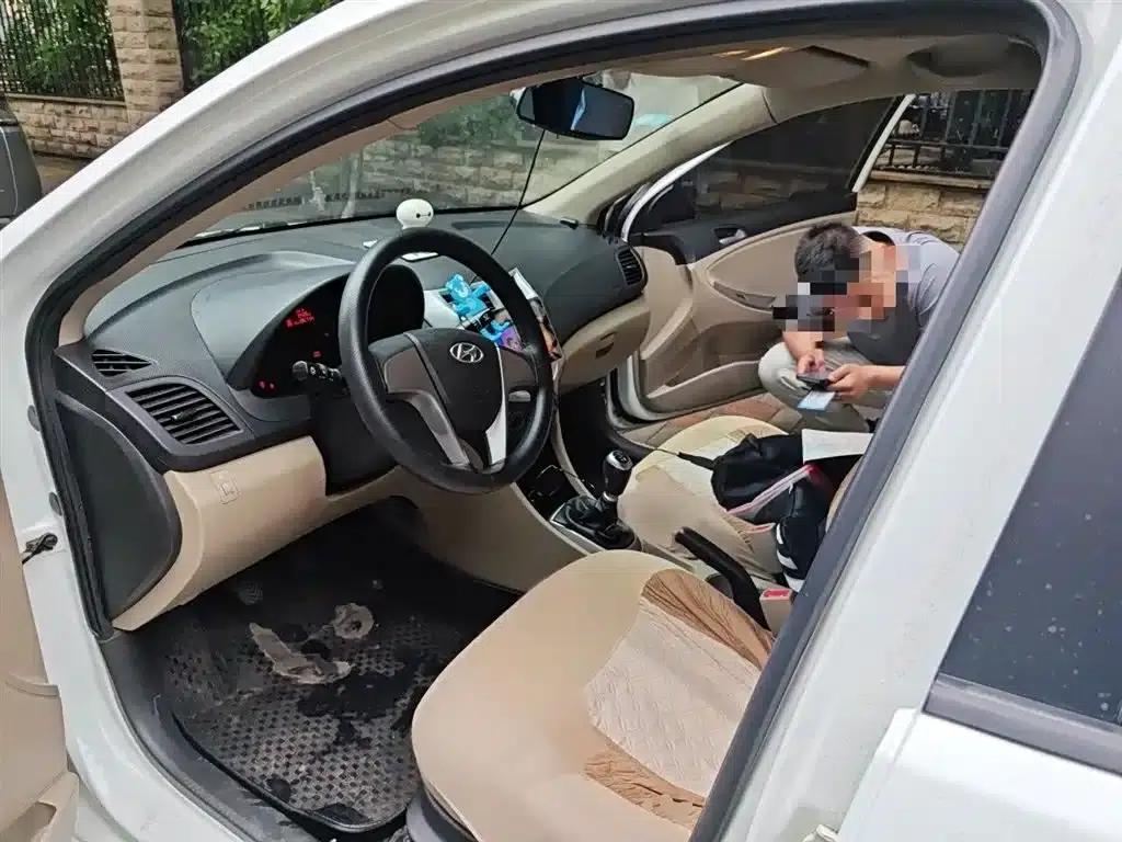 2014 Hyundai Reina 1.4L Manual Intelligent GLS — миниатюра 8