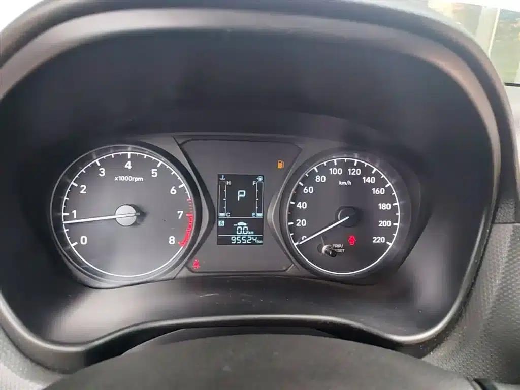 2017 Hyundai Reina 1.4L Automatic Premium Edition (National V Emission Standard) — миниатюра 12