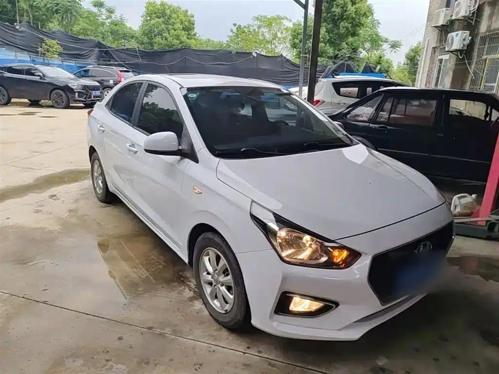 2017 Hyundai Reina 1.4L Automatic Premium Edition (National V Emission Standard) — миниатюра 4