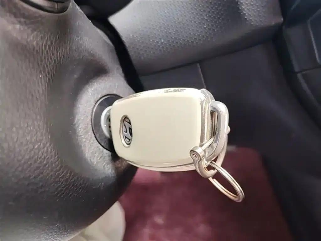 2017 Hyundai Reina 1.4L Automatic Premium Edition (National V Emission Standard) — миниатюра 9