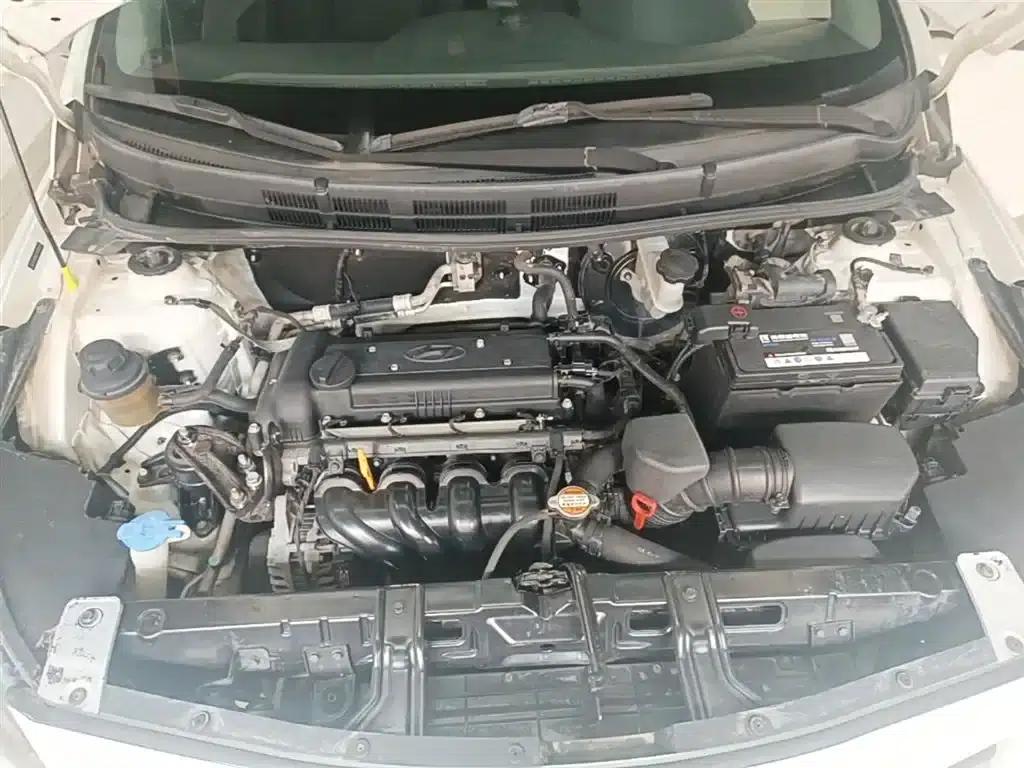 2014 Hyundai Reina 1.4L Automatic Intelligent GLS — миниатюра 20