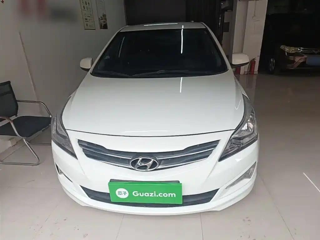 2014 Hyundai Reina 1.4L Automatic Intelligent GLS — миниатюра 3