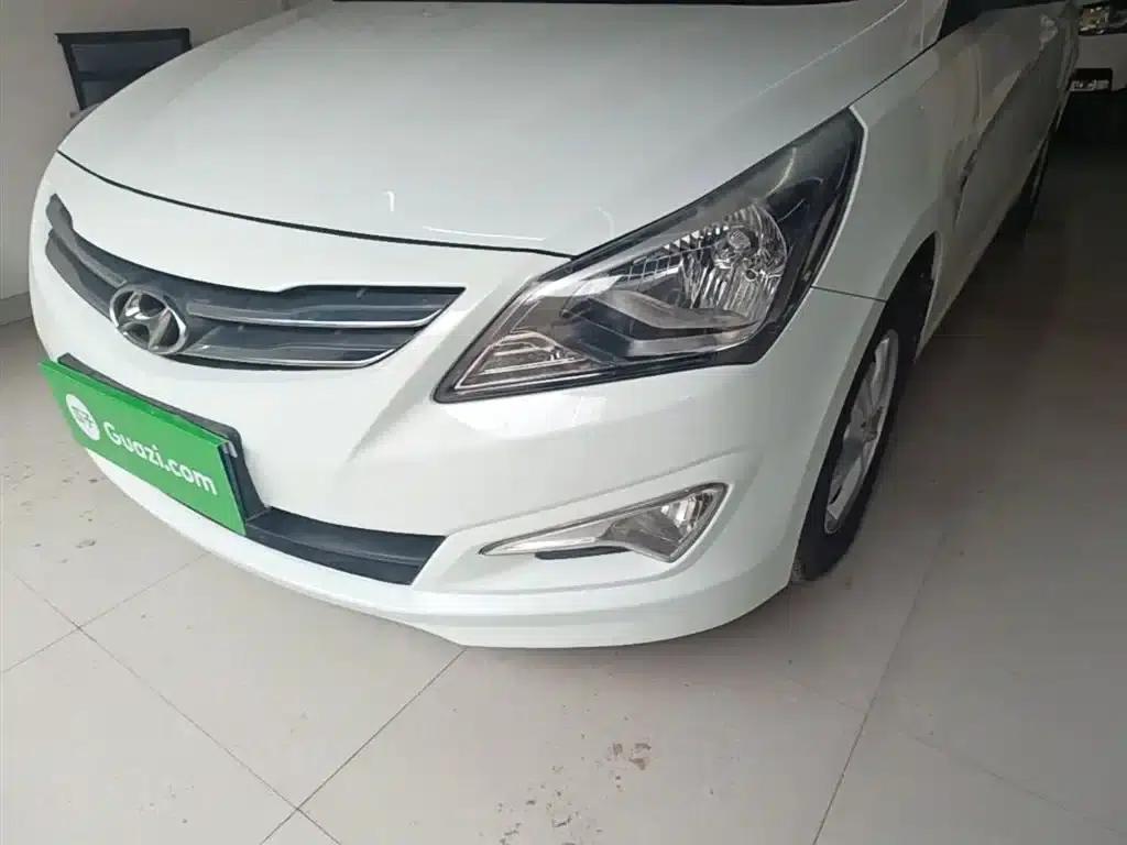 2014 Hyundai Reina 1.4L Automatic Intelligent GLS — миниатюра 24