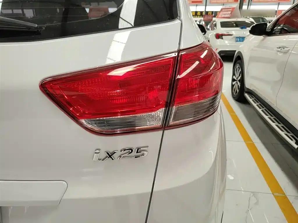 Beijing Hyundai ix25 2017 1.6L Automatic Smart Edition — миниатюра 8