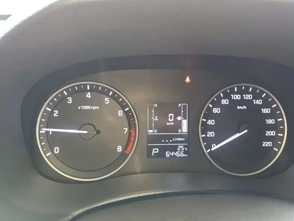 Beijing Hyundai ix25 2015 1.6L Automatic 2WD Smart GLS — миниатюра 12
