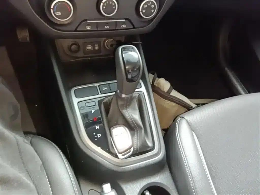 Beijing Hyundai ix25 2015 1.6L Automatic 2WD Smart GLS — миниатюра 14