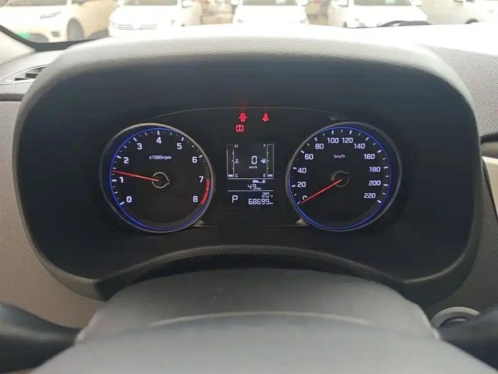 Beijing Hyundai ix25 2017 1.6L Automatic Smart Edition — миниатюра 12