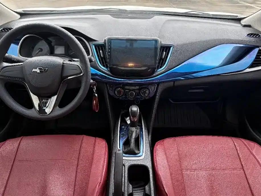 Chevrolet Cruze 2019 320 Automatic Sunroof Edition — миниатюра 5