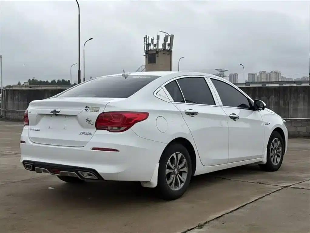 Chevrolet Cruze 2019 320 Automatic Sunroof Edition — миниатюра 7