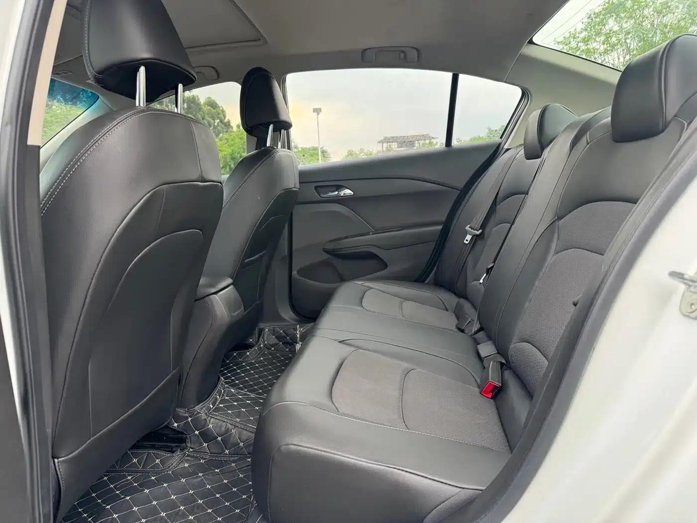 Chevrolet Cruze 2016 1.5L Manual Comfort Edition — миниатюра 14