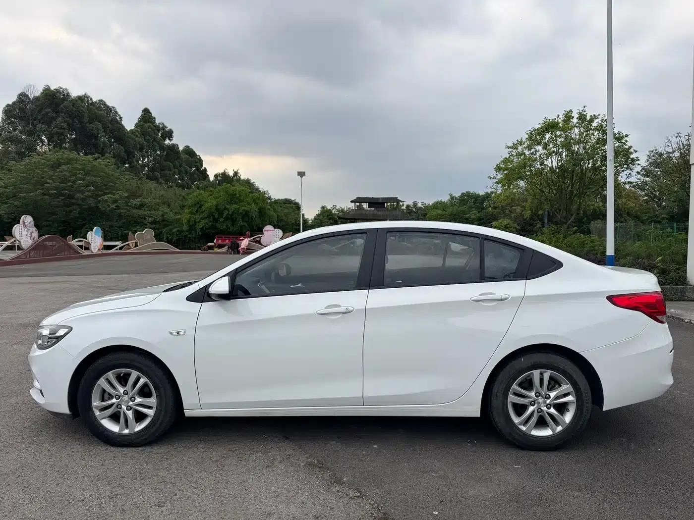 Chevrolet Cruze 2016 1.5L Manual Comfort Edition — миниатюра 4