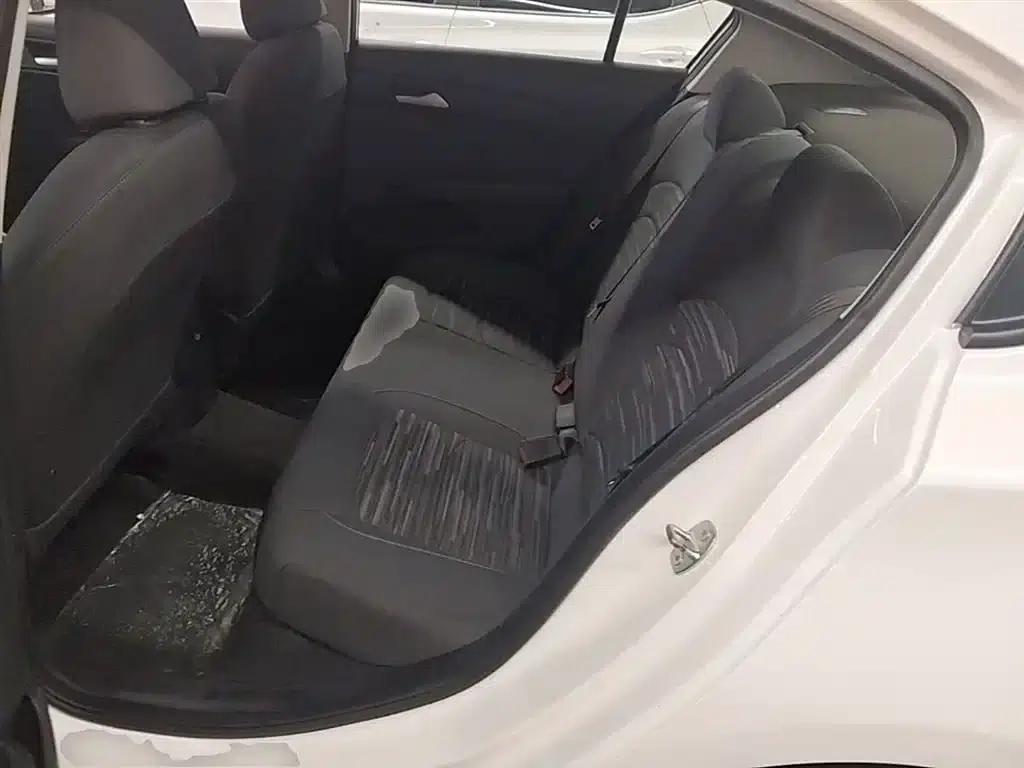 Chevrolet Cruze 2019 320 Automatic Sunroof Edition — миниатюра 17