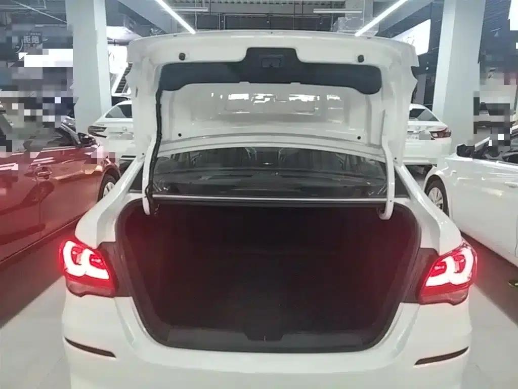 Chevrolet Cruze 2019 320 Automatic Sunroof Edition — миниатюра 19