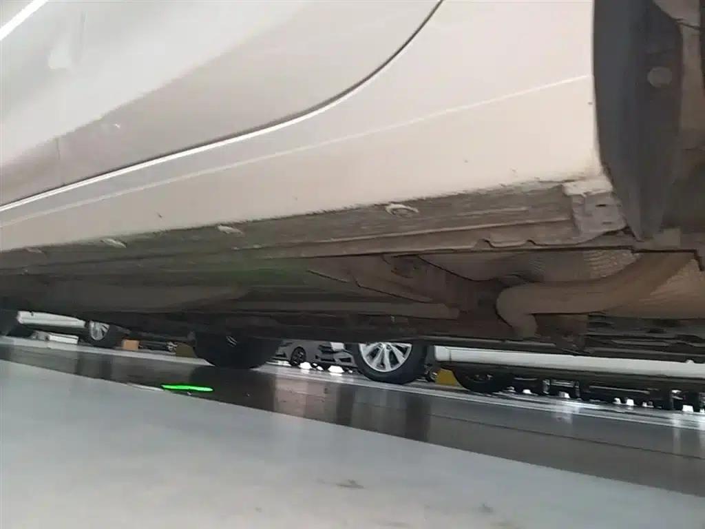 Chevrolet Cruze 2019 320 Automatic Sunroof Edition — миниатюра 22