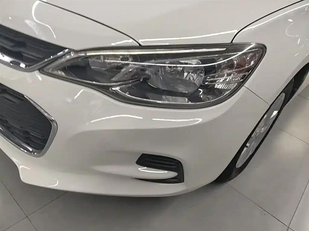 Chevrolet Cruze 2019 320 Automatic Sunroof Edition — миниатюра 24