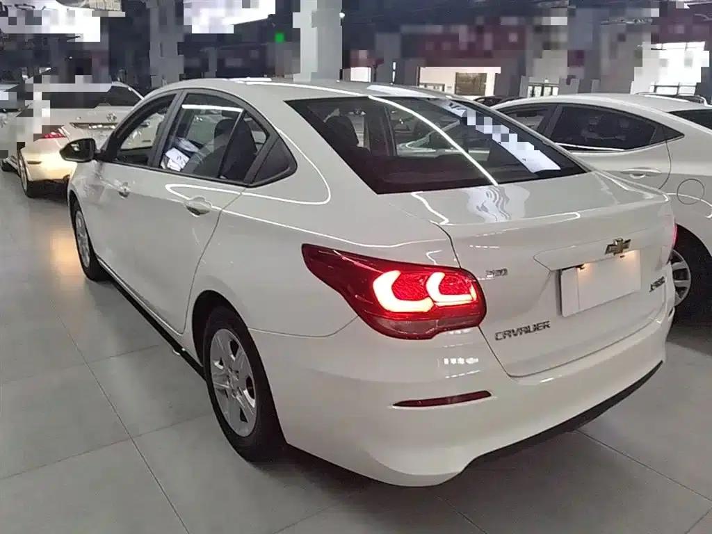 Chevrolet Cruze 2019 320 Automatic Sunroof Edition — миниатюра 5