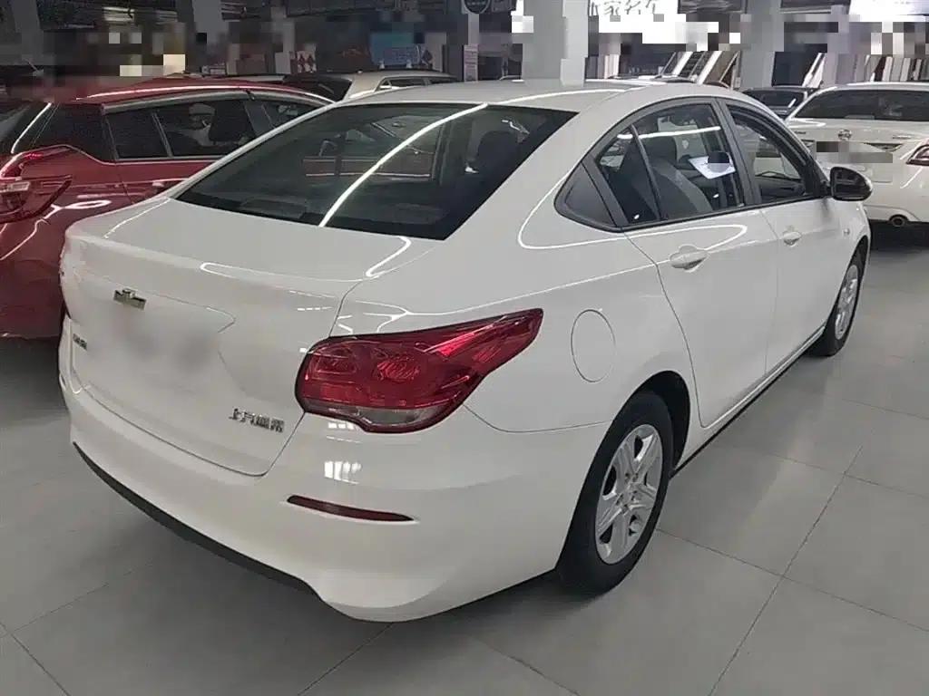 Chevrolet Cruze 2019 320 Automatic Sunroof Edition — миниатюра 7