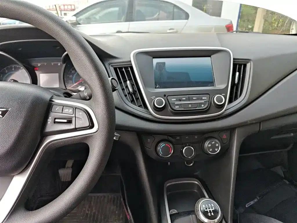 Chevrolet Cruze 2019 320 Manual Comfort Edition — миниатюра 13