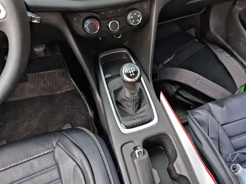 Chevrolet Cruze 2019 320 Manual Comfort Edition — миниатюра 14