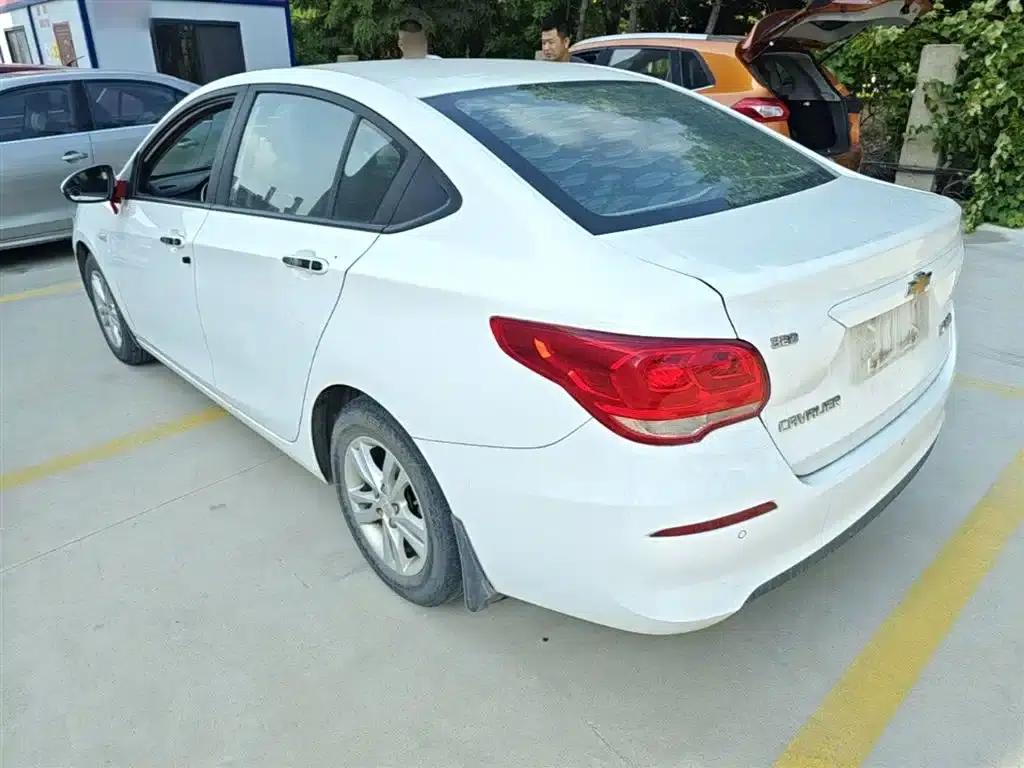 Chevrolet Cruze 2019 320 Manual Comfort Edition — миниатюра 5