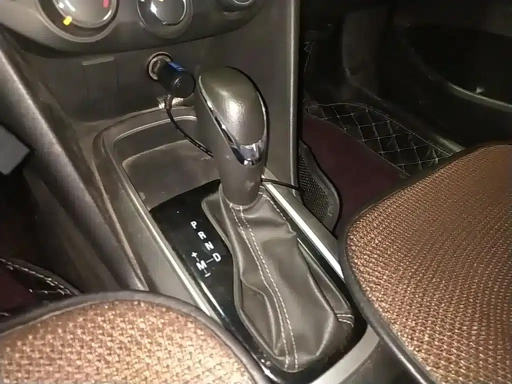 Chevrolet Cruze 2019 320 Automatic Sunroof Edition — миниатюра 14
