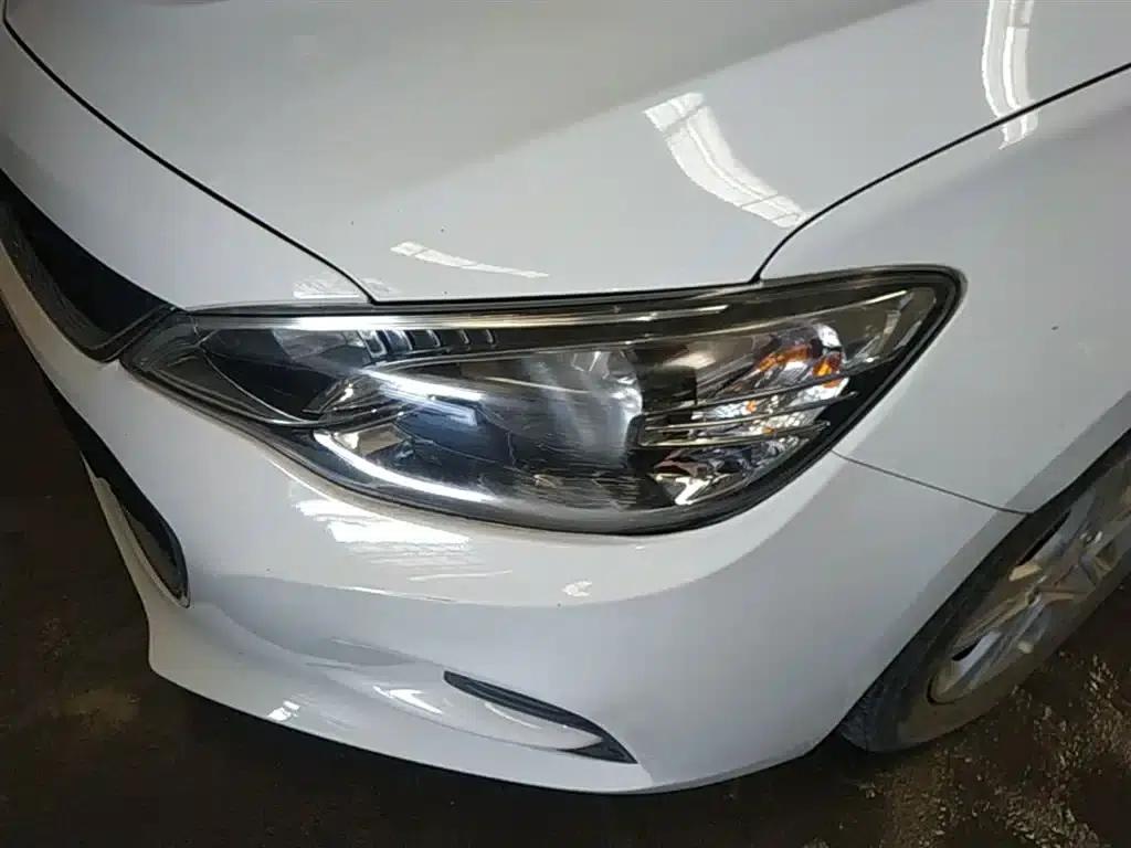 Chevrolet Cruze 2019 320 Automatic Sunroof Edition — миниатюра 24