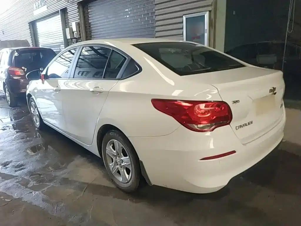 Chevrolet Cruze 2019 320 Automatic Sunroof Edition — миниатюра 5