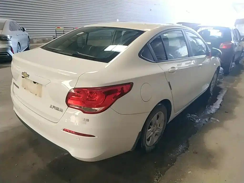 Chevrolet Cruze 2019 320 Automatic Sunroof Edition — миниатюра 7