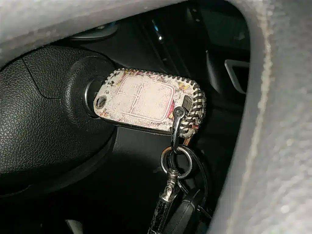 Chevrolet Cruze 2019 320 Automatic Sunroof Edition — миниатюра 9