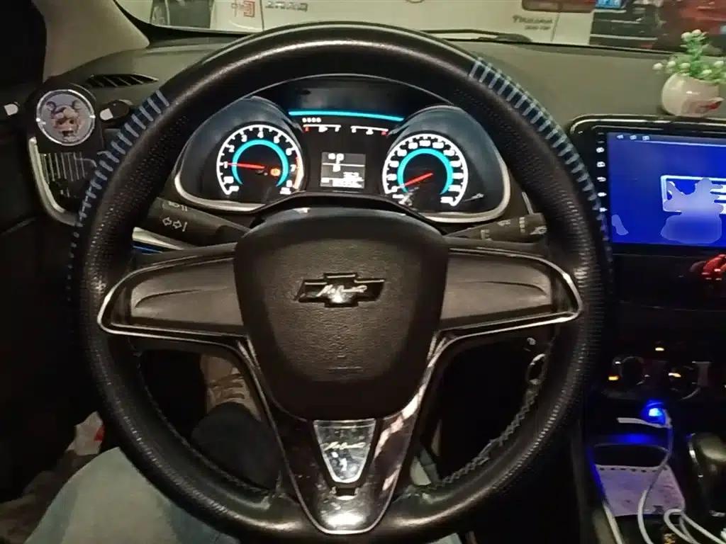 Chevrolet Cruze 2019 320 Automatic Sunroof Edition — миниатюра 11
