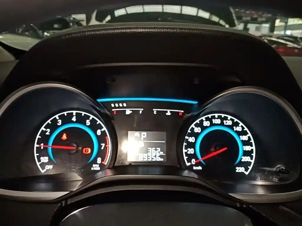 Chevrolet Cruze 2019 320 Automatic Sunroof Edition — миниатюра 12