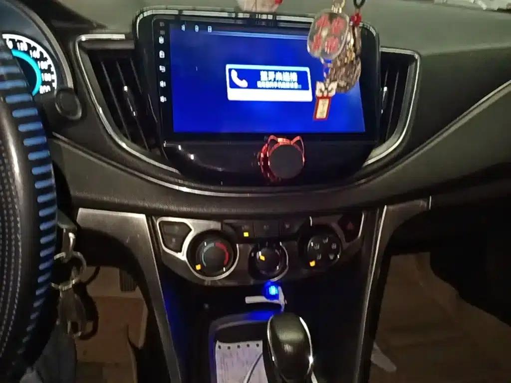 Chevrolet Cruze 2019 320 Automatic Sunroof Edition — миниатюра 13