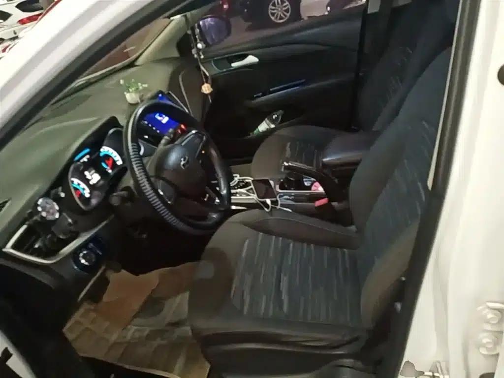 Chevrolet Cruze 2019 320 Automatic Sunroof Edition — миниатюра 15