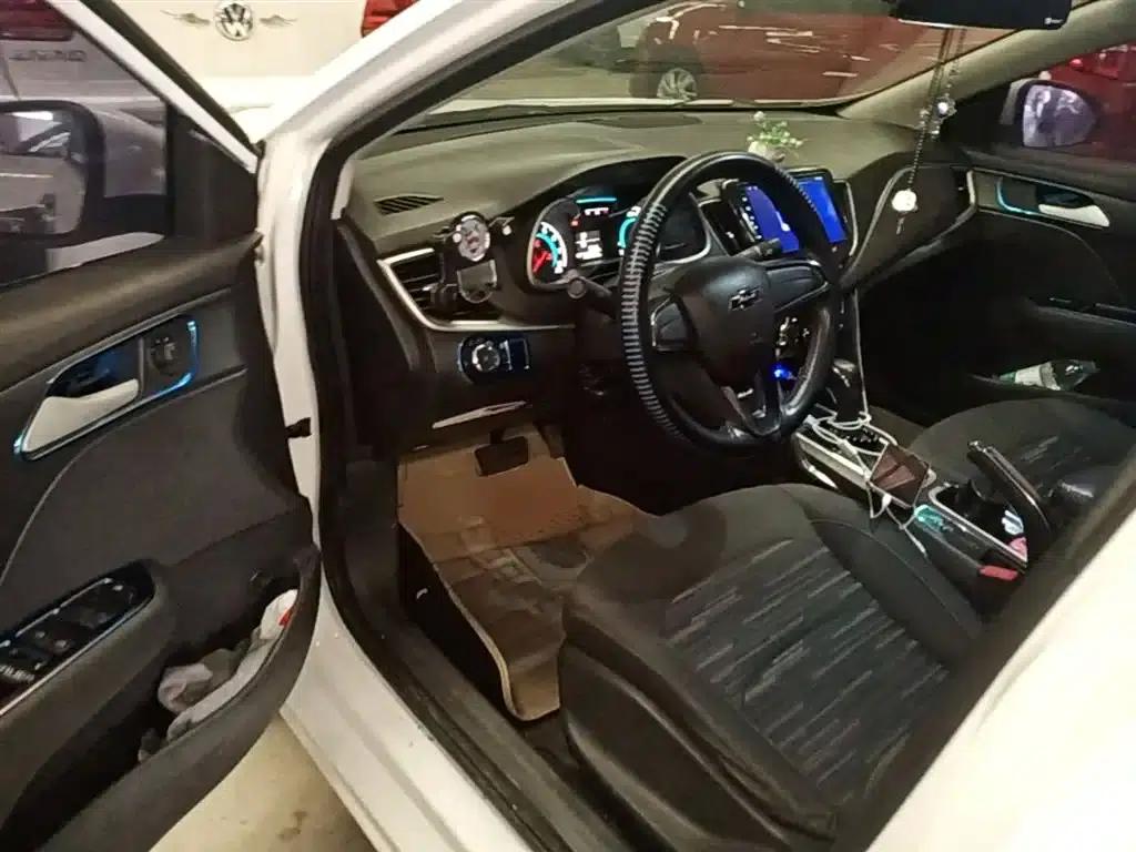 Chevrolet Cruze 2019 320 Automatic Sunroof Edition — миниатюра 16