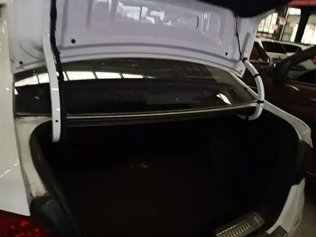 Chevrolet Cruze 2019 320 Automatic Sunroof Edition — миниатюра 19