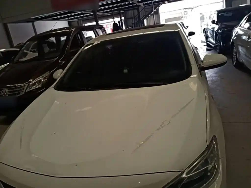 Chevrolet Cruze 2019 320 Automatic Sunroof Edition — миниатюра 3