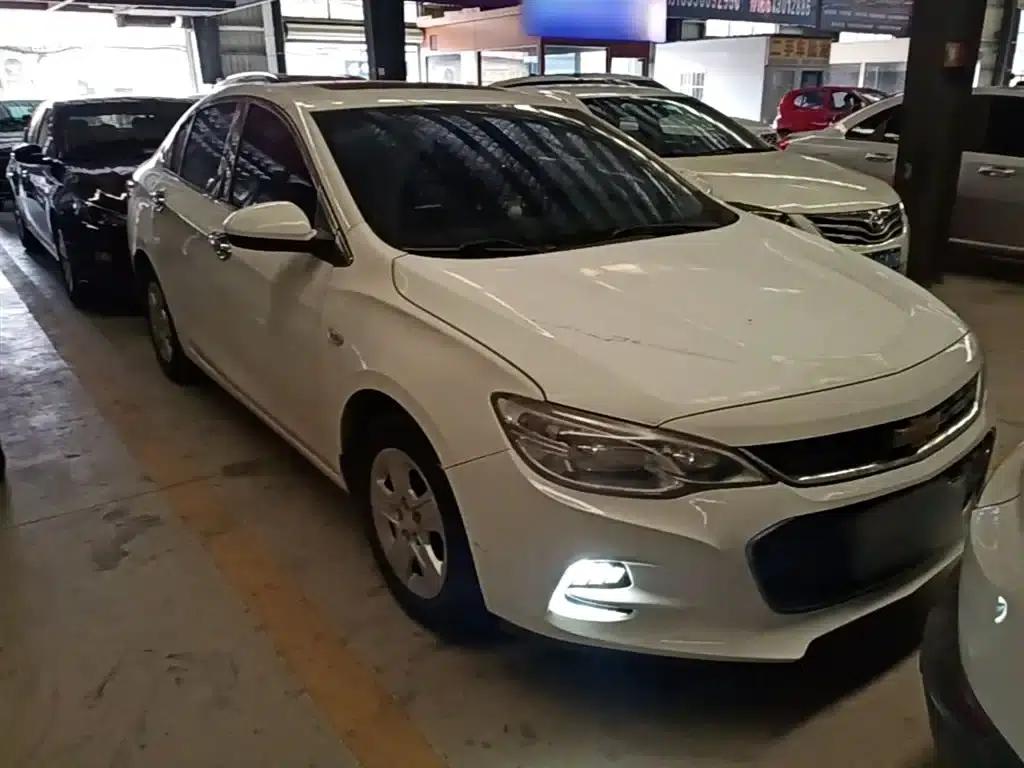 Chevrolet Cruze 2019 320 Automatic Sunroof Edition — миниатюра 4