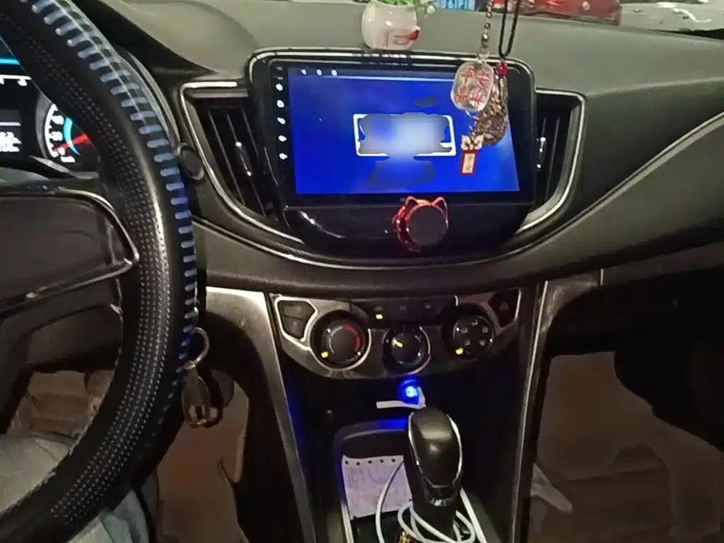 Chevrolet Cruze 2019 320 Automatic Sunroof Edition — миниатюра 10