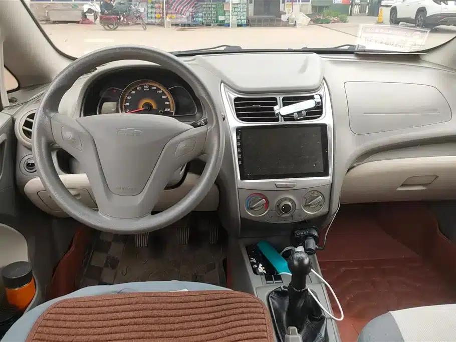 Chevrolet Sail 2011 Sedan 1.4L Manual Happiness Edition — миниатюра 12