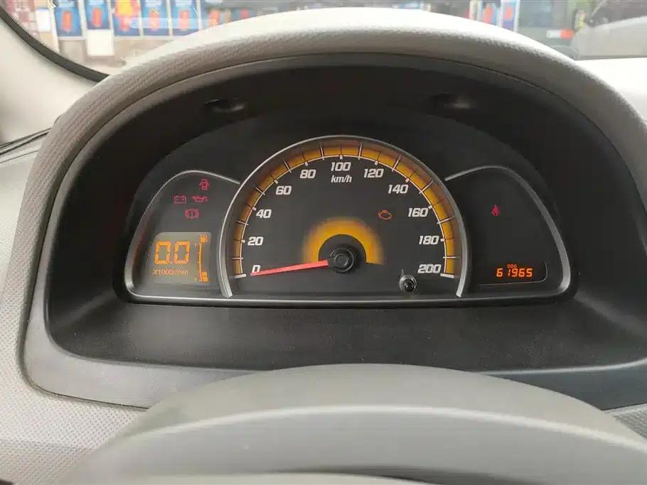 Chevrolet Sail 2011 Sedan 1.4L Manual Happiness Edition — миниатюра 14