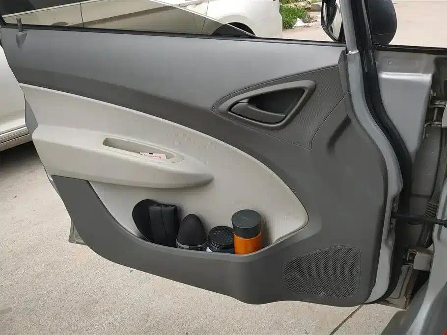 Chevrolet Sail 2011 Sedan 1.4L Manual Happiness Edition — миниатюра 7